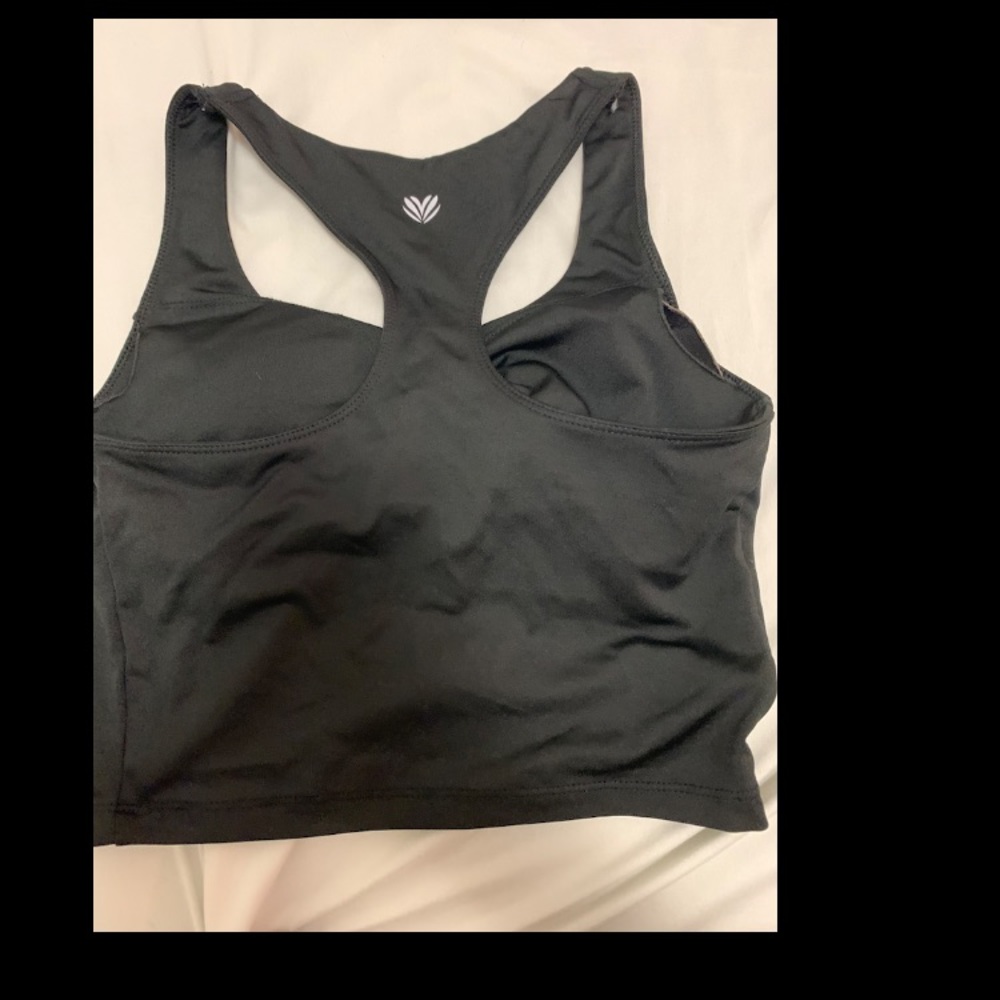 Workout Crop with Padding - Picture 2 of 3